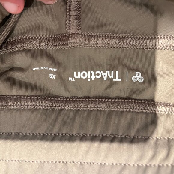 Aritzia TNA relaxed sport pants - Picture 2 of 2